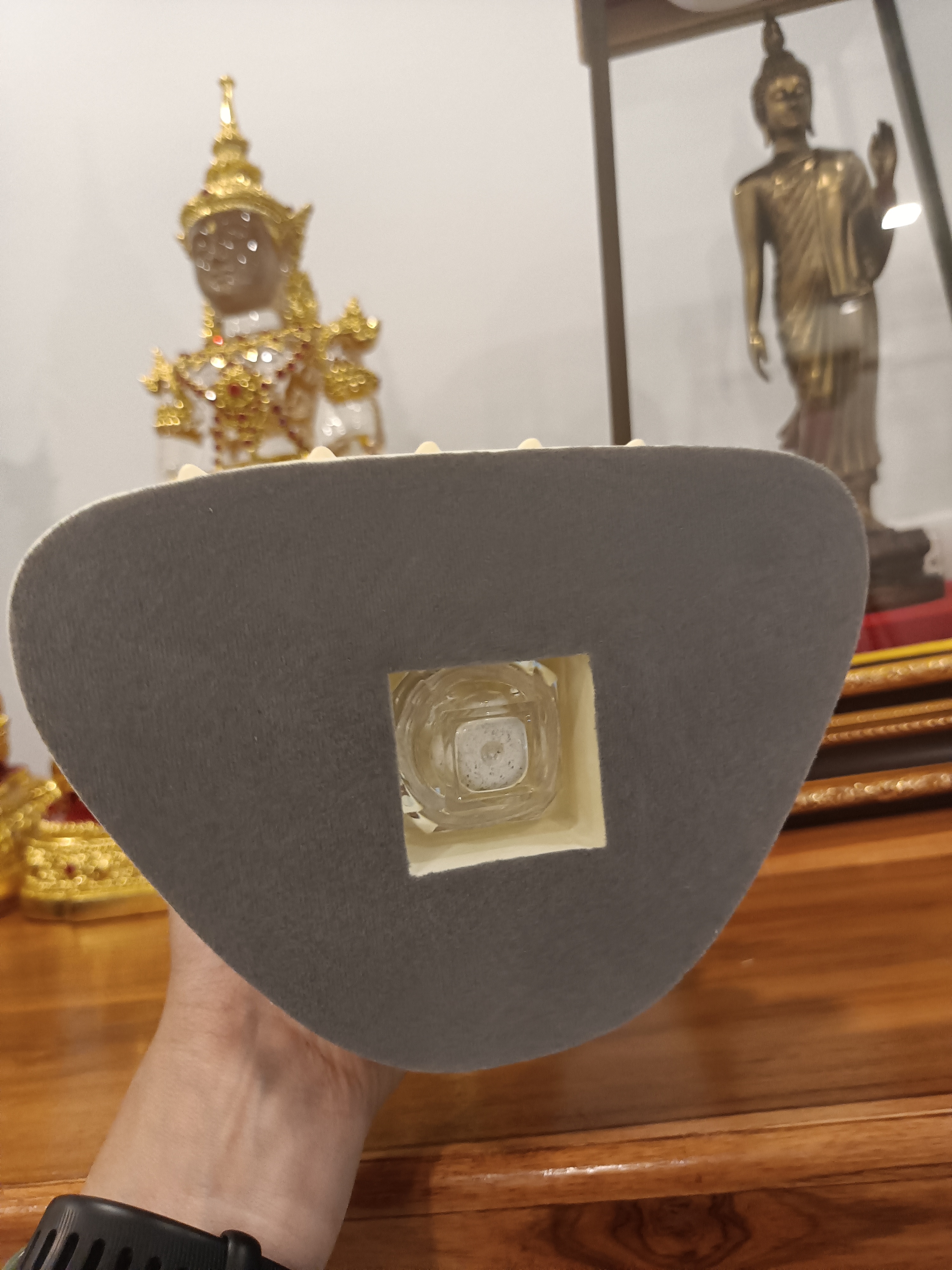 พระบูชาปัจเจกพุทธเจ้า 5 นิ้วเนื้อเรซิ่น รุ่น ปาฏิหารย์ วัดเขาวง ปี 56 สุดยอดพิธีการ