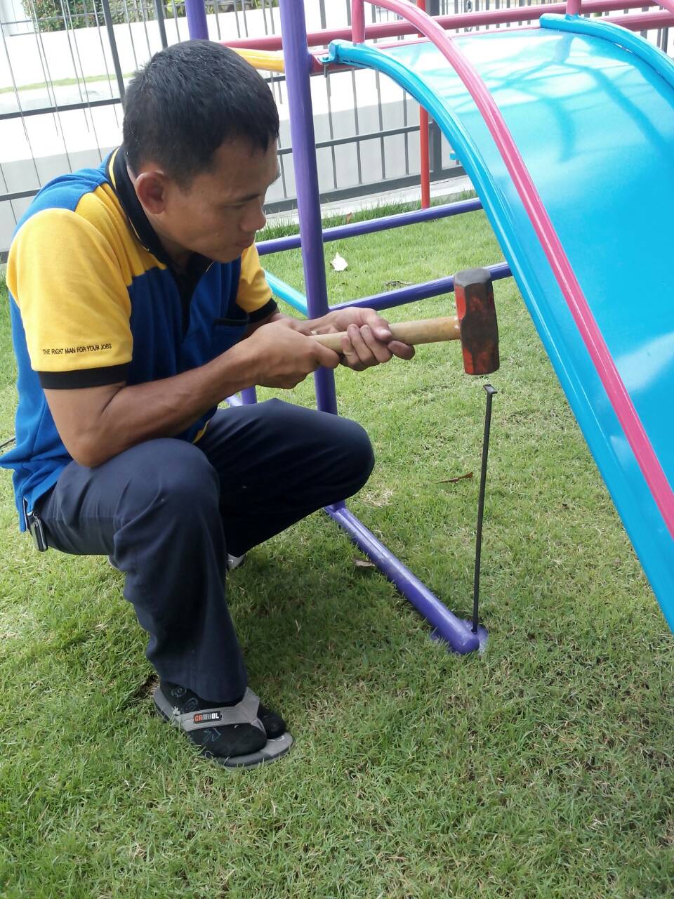 เครื่องออกกำลังกายกลางแจ้งสาธุประดิษฐ์