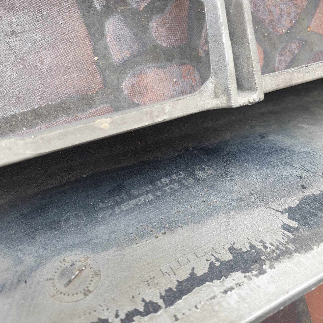 กันชนหน้า Benz มือสอง A2118801540 ขายตามสภาพ