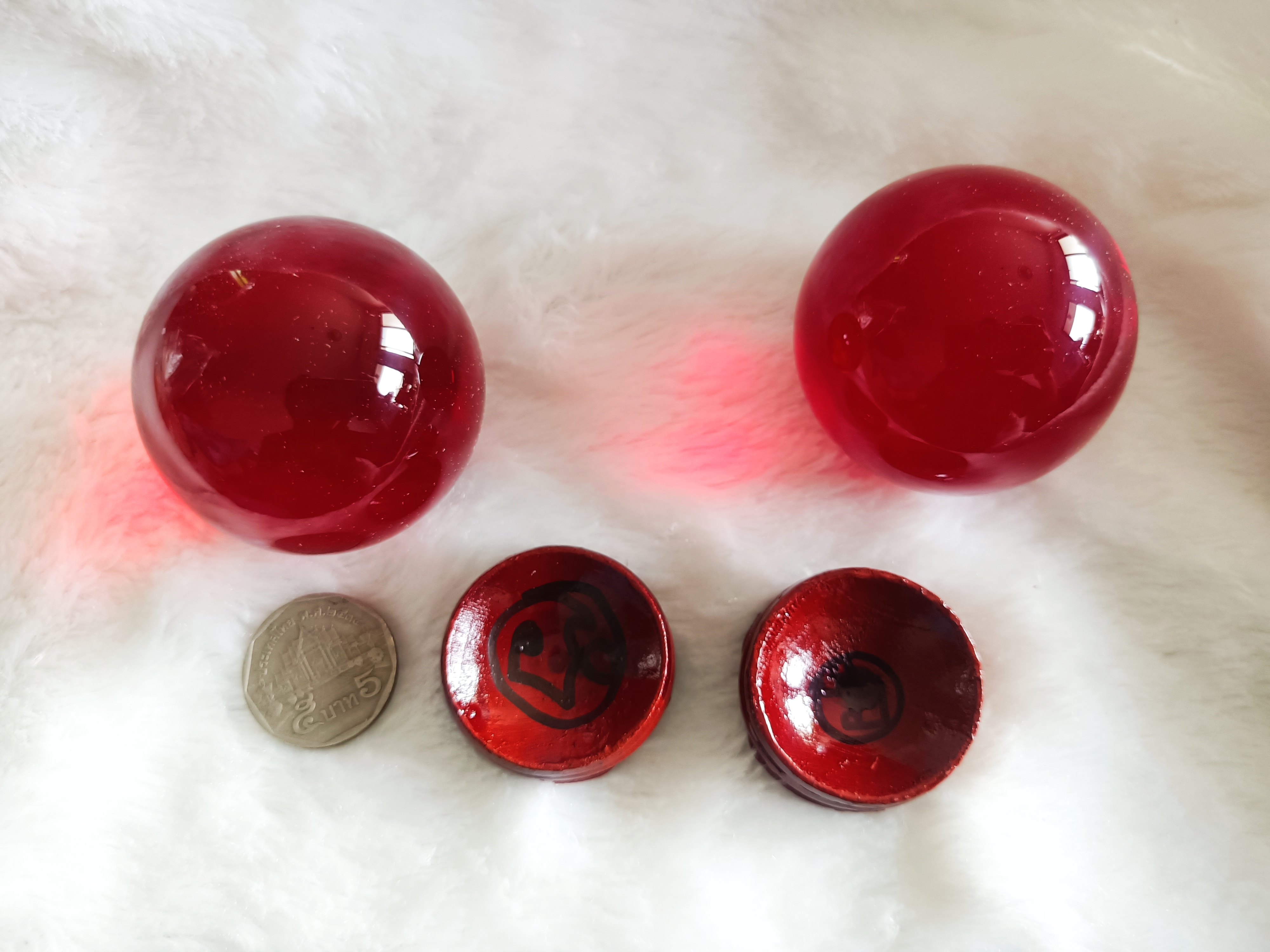 ลูกแก้วพุทธบารมีเปิดโลก (แก้วแดง) สุริยันต์ทรงกลด ฐานจาร (ไซส์ใหญ่ 5 cm) ลพ.เล็ก ลพ.บ๊ะ ลพ.ตุ๊ มหาสิงห์