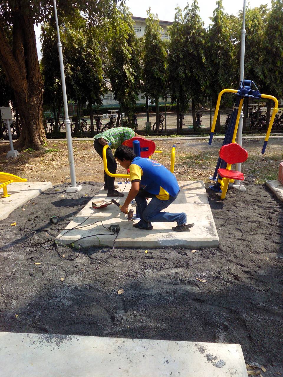 เครื่องออกกำลังกายกลางแจ้งดาวคะนอง