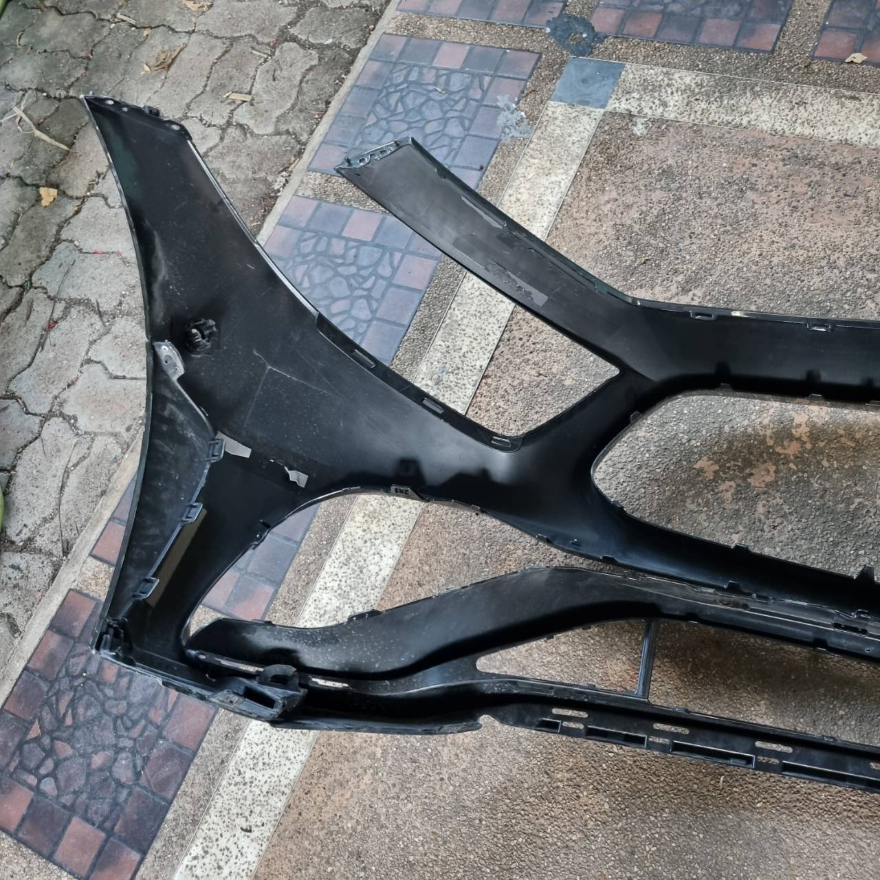 กันชนหน้า Mercedes Benz CLS A 257 885 88 03 ขายตามสภาพครับ