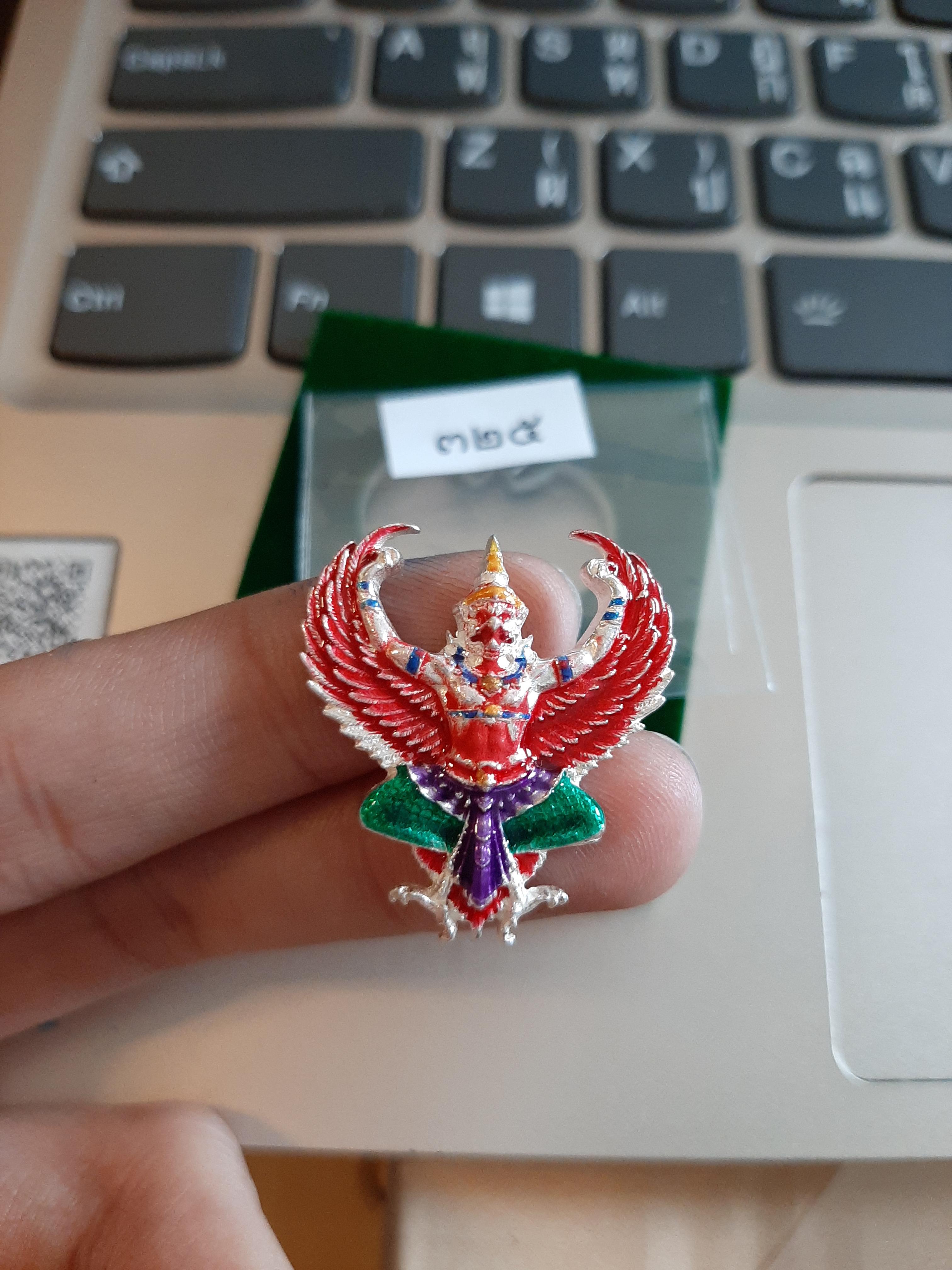 ครุฑเนื้อเงินลงยา รุ่น ฉลองโบสถ์ No.๓๒๕ พระอาจารย์วราห์ เสก เจิม อธิษฐานจิตเพิ่ม
