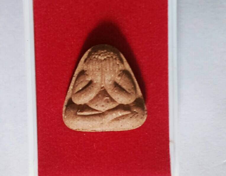 พระปิดตามหาเศรษฐีเนื้อผง รุ่น 1 (มีเนื้อเกิน) ปี 53 วัดท่าขนุน