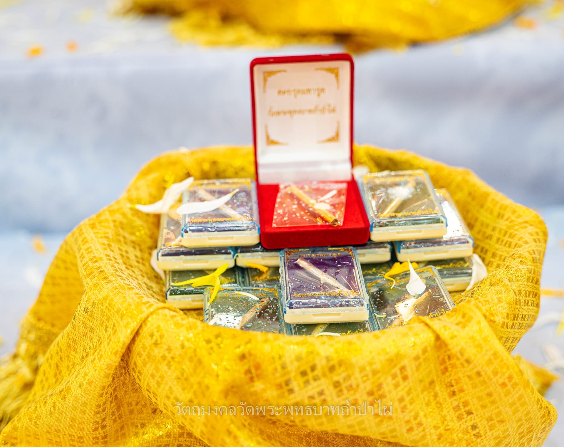 ดวงแก้วมนทกานต์ (แก้วเหลือง) พิธีฝ่าวิกฤติ เลื่อนยศ ยกฐานะ