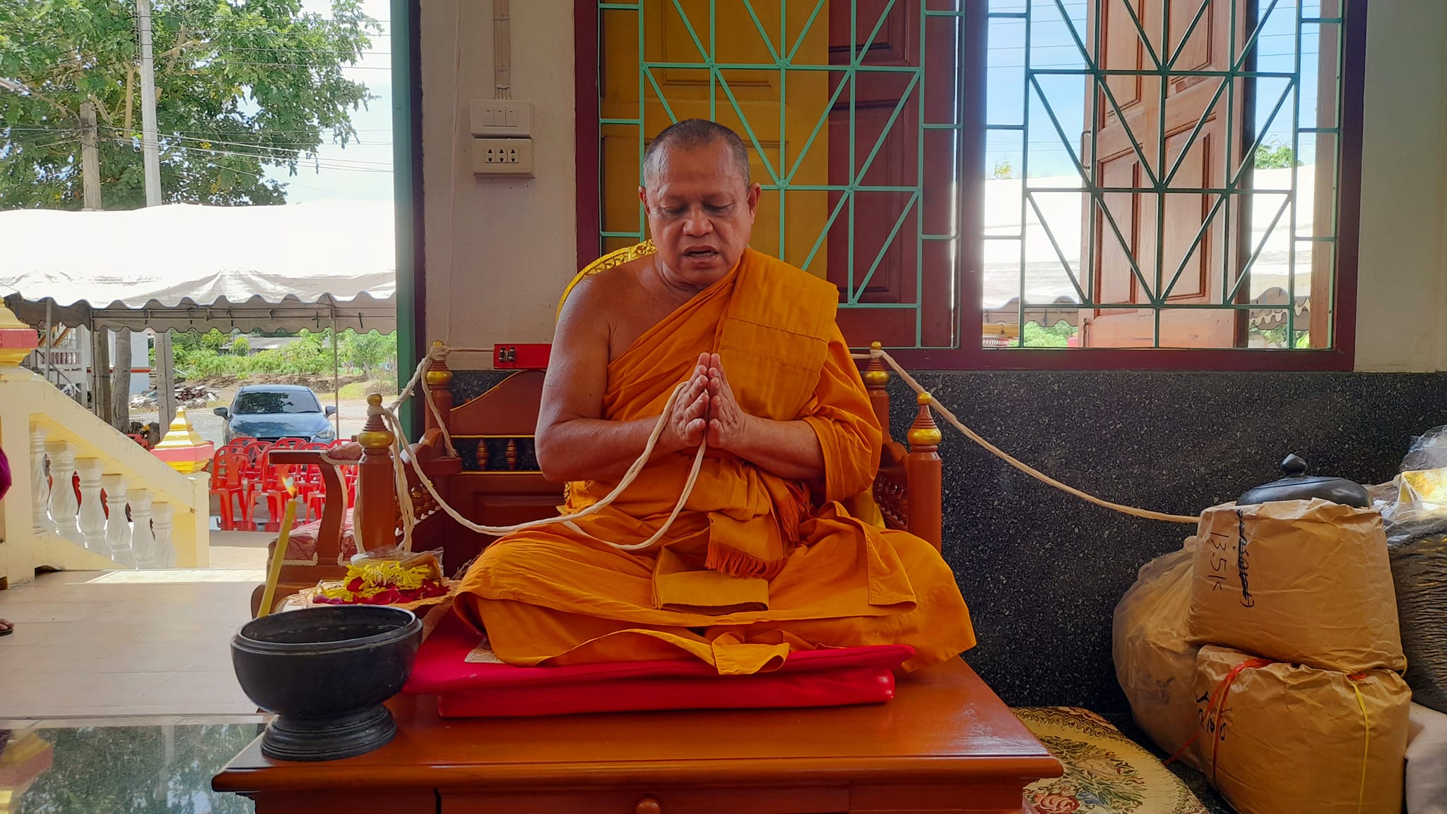 วัวธนูพญาโครัตนมงคล (แบบไม่มีจาร) วัดโพธิผักไห่ หลวงพ่อเล็ก (เลี่ยมกันน้ำ)วัดท่าขนุนพุทธาภิเษก