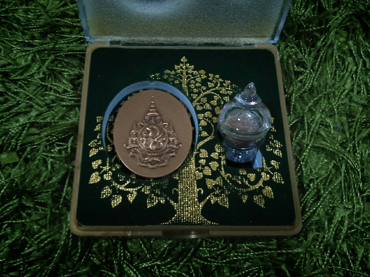 เหรียญในหลวง ฉลองพุทธชยันตี (เนื้อบรอนซ์ซาติน) No.13632