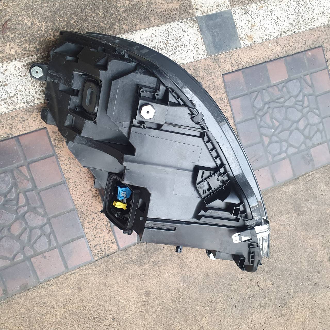 ไฟหน้าขวา W222 (A222 906 48 04) มือสอง ของแท้