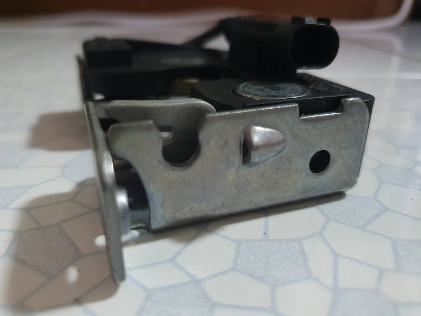 ตัวล็อคฝากระโปรงหน้า BMW Front Hood Latch 5123-7 115 229 อะไหล่แท้
