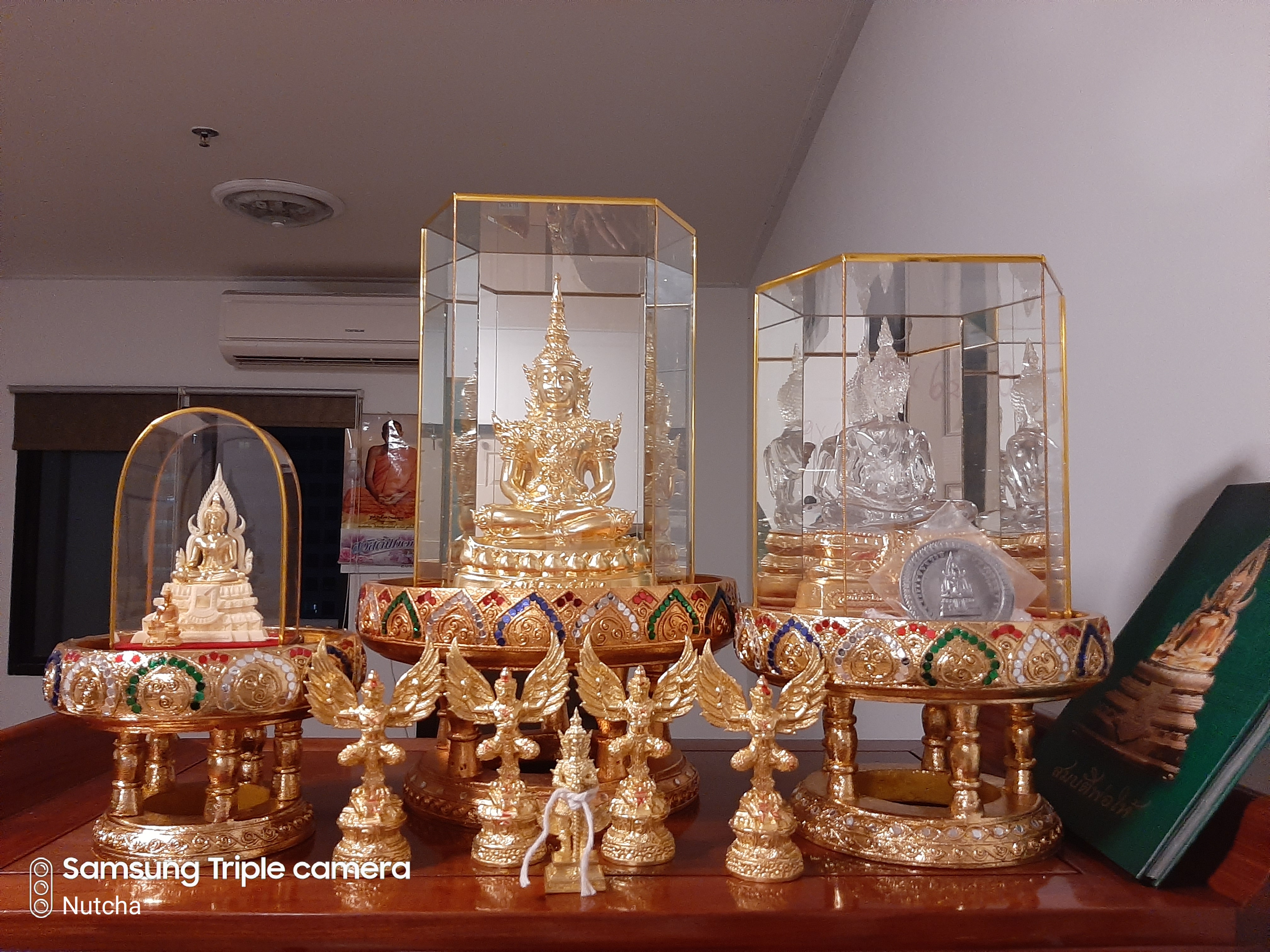 ครุฑขนาดตั้งบูชา รุ่น เหยียบเงินเหยียบทอง (เสกซ้ำ เจิมเพิ่ม)