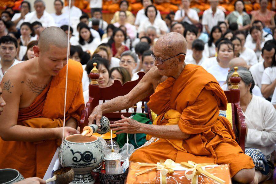 พระสมเด็จแหวกม่านโรยผงพระกริ่งจินดามณีมนต์พระกาฬ ลพ.เล็กเททอง เข้าพุทธาภิเษกวัดท่าขนุน