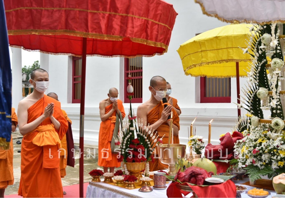 ท่านแม่ทั้งสาม เนื้ิอเรซิ่น บ้านสุมโน ลพ.เล็ก วัดท่าขนุน พุทธาภิเษก