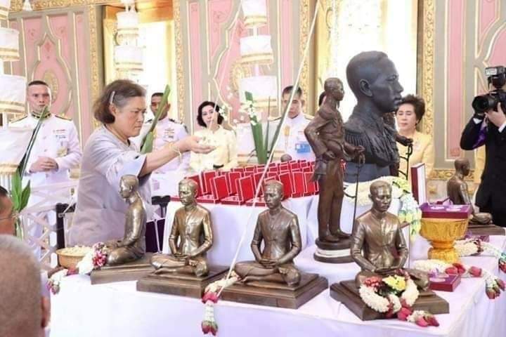 เหรียญกรมหลวงชุมพร เนื้อทองแดง รุ่น บูรณะวิหารน้อย ปี 62 ลพ.้ล็กร่วมเสก