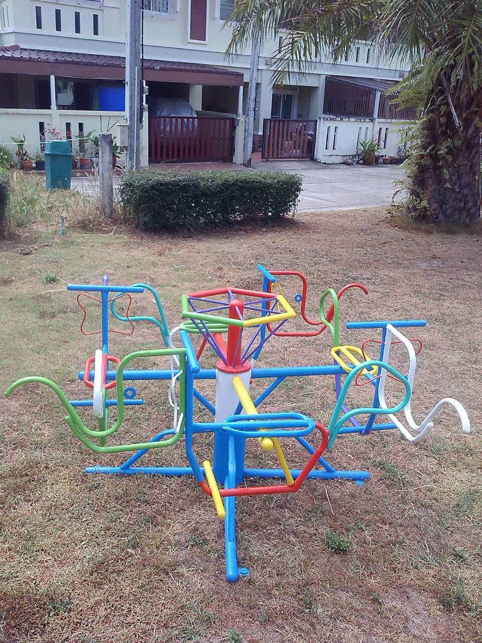 รหัส PG ผลงานติดตั้ง (หมู่บ้านชนกานต์กลางเมือง ม.4 อ.เมือง ) เครื่องออกกำลังกายเด็ก