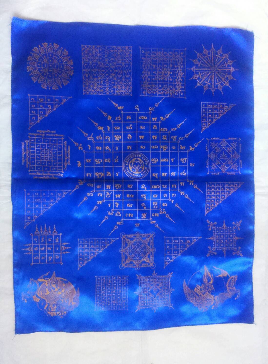 ผ้ายันต์เลสเตอร์สีน้ำเงิน (แพ้ไม่เป็น) เจ้าคุณธงชัย วัดไตรมิตร