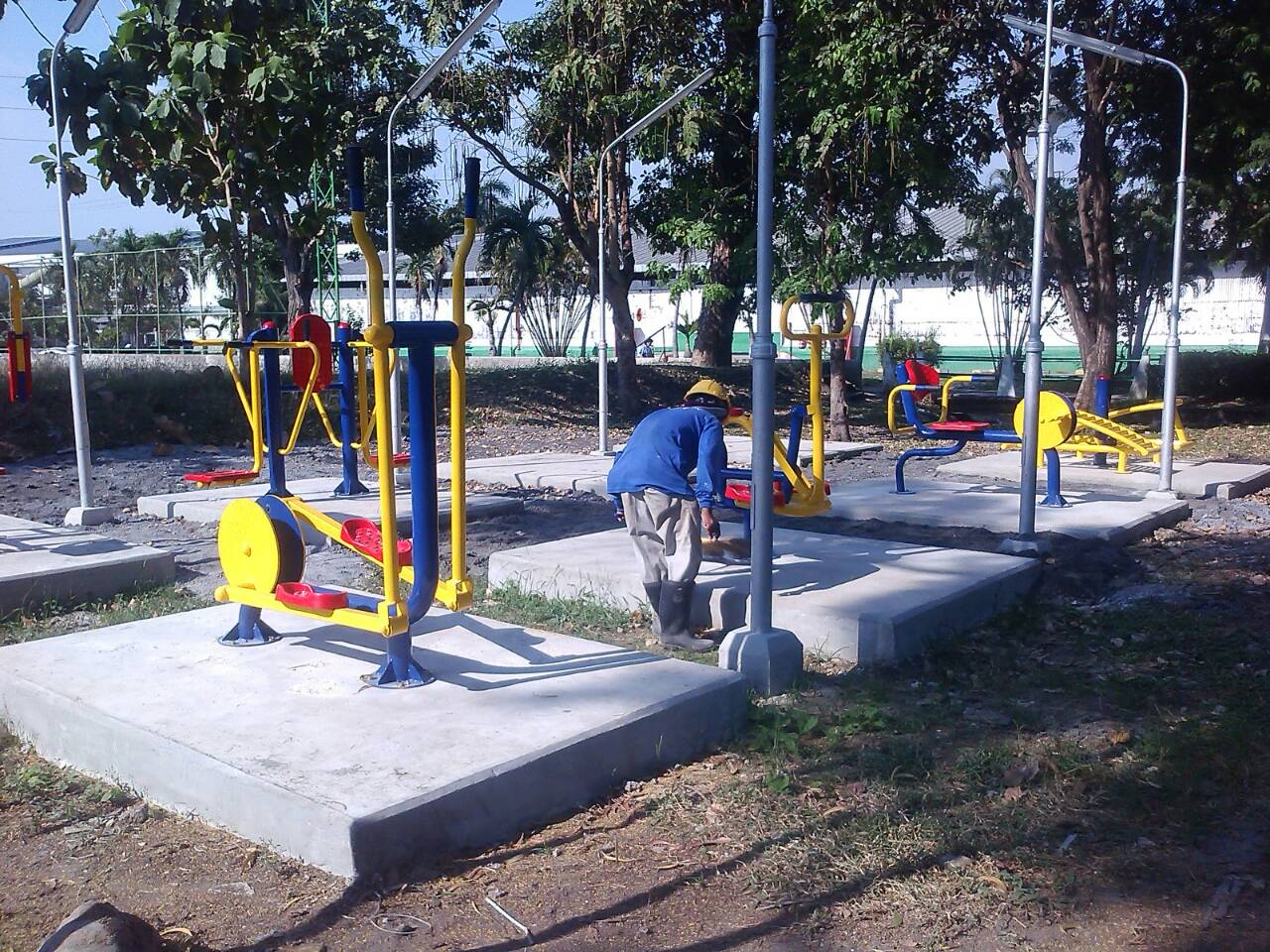 เครื่องออกกำลังกายกลางแจ้งดาวคะนอง