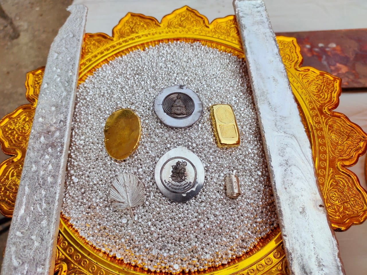 พระรัศมีเนื้อเงิน (ชนวนมหาสะท้อน) สำนักสงฆ์เกาะพระฤาษี