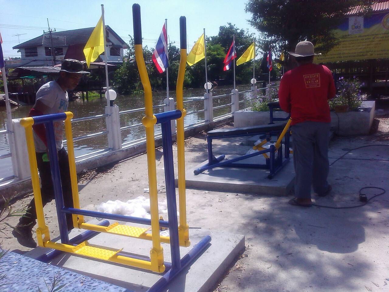 รหัส SM ผลงานติดตั้ง (บ้านบึงบอนใต้ ต.บึงบอน จ.ปทุมธานี) เครื่องออกกำลังกายกลางแจ้ง