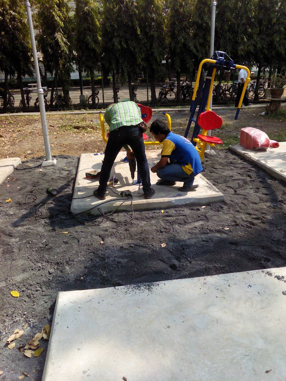 เครื่องออกกำลังกายกลางแจ้งดาวคะนอง