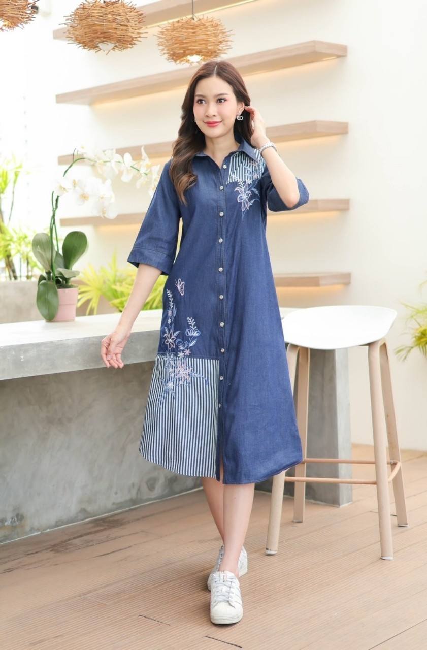 ชุดยีนส์ #8718 เดรสยีนส์ปักลายสวยหรู ผ้ายีนส์เนื้อนิ่มใส่สบาย แบบสวยใส่ได้หลายโอกาส