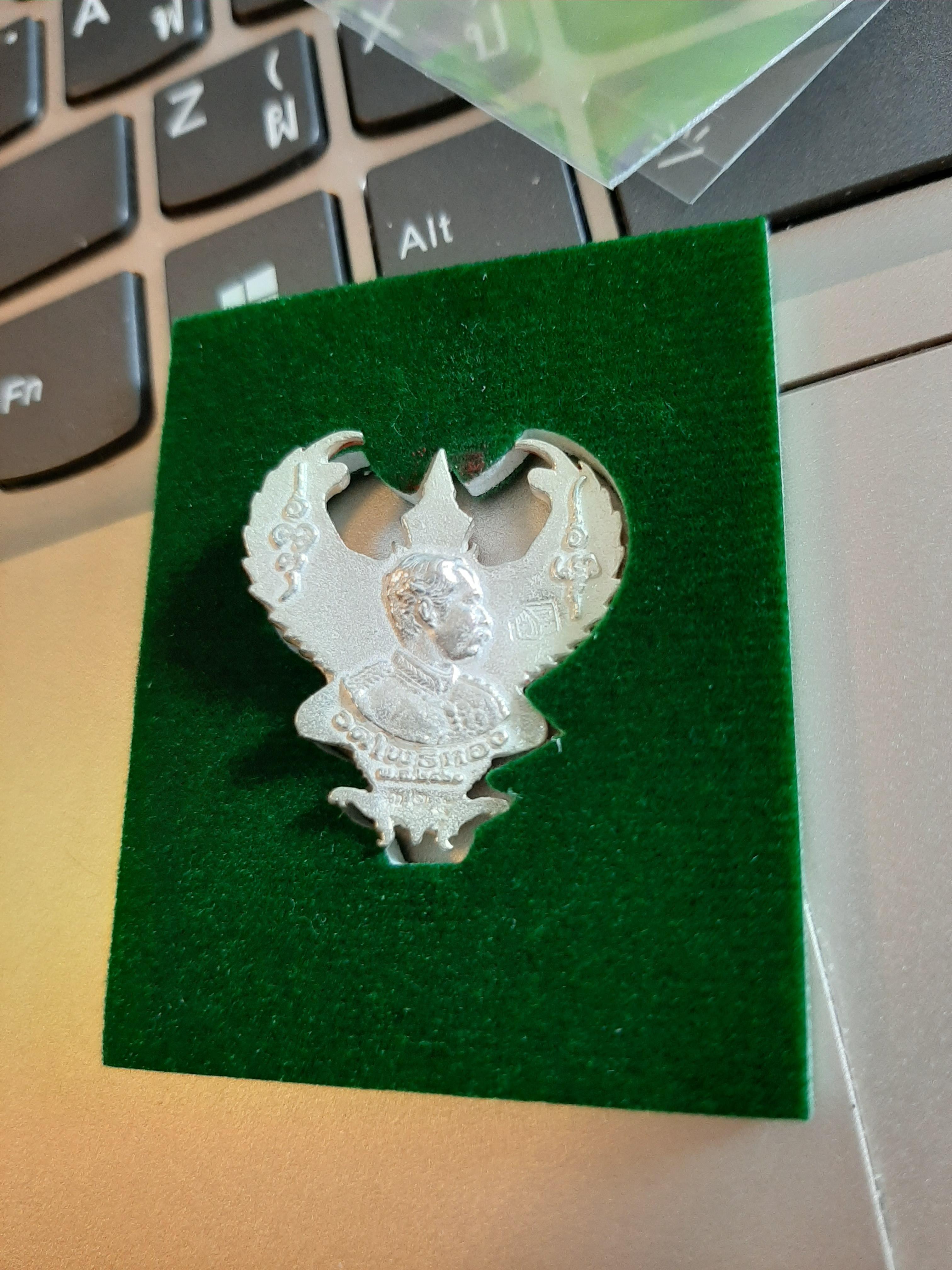 ครุฑเนื้อเงินลงยา รุ่น ฉลองโบสถ์ No.๓๒๕ พระอาจารย์วราห์ เสก เจิม อธิษฐานจิตเพิ่ม