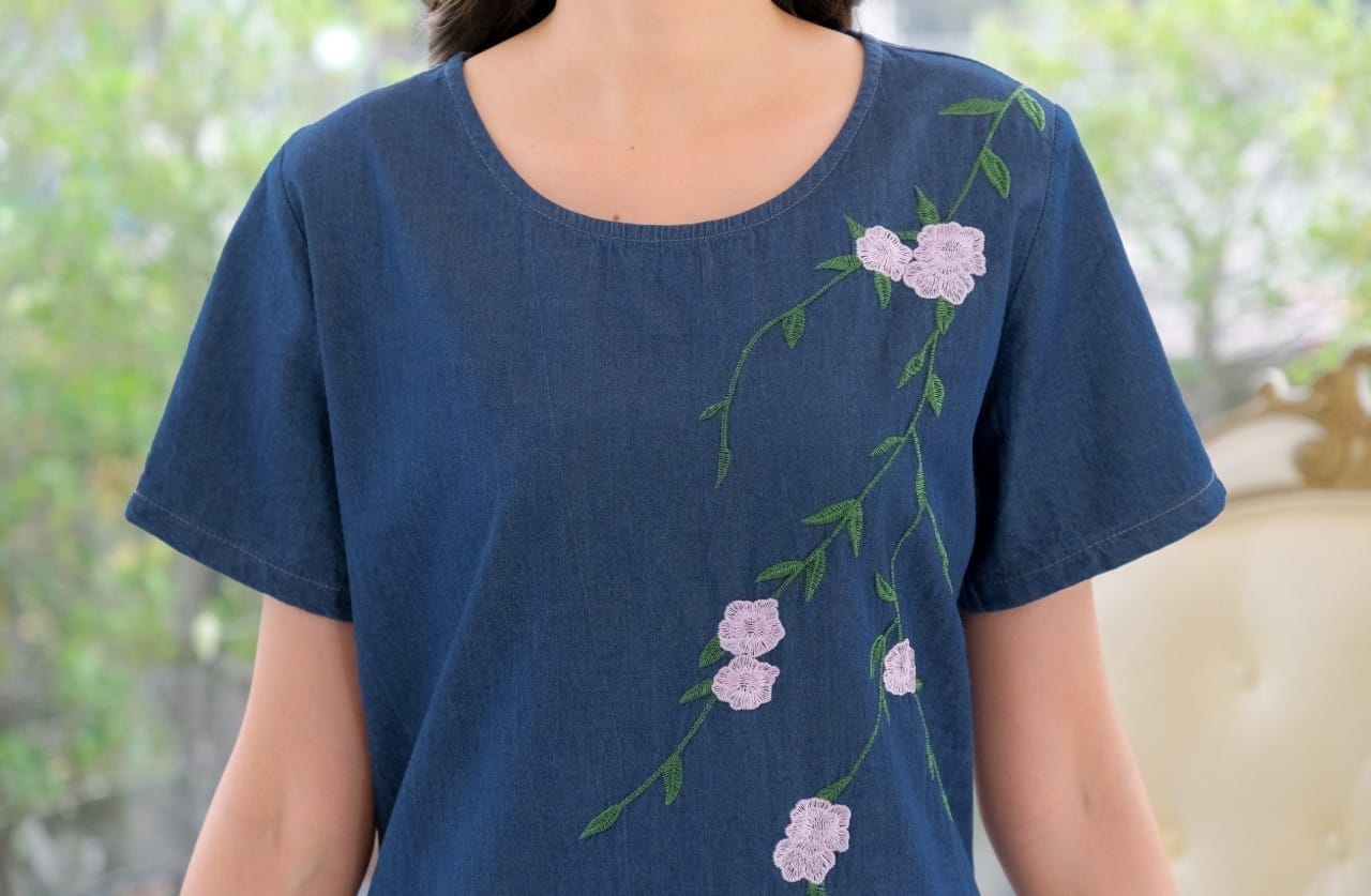 เดรสยีนส์ #8696 ชุดยีนส์ปักลายดอกไม้สวยหรู ผ้ายีนส์เนื้อนิ่มใส่สบายไม่ร้อน แบบสวย ใส่ได้หลายโอกาส