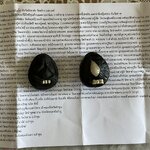 พระปิดตาหลังเบี้ย no.6 และ no.105 ฝังกัลปังหาดำ 1 ใน 168 องค์ครูบากฤษดา วัดสันพระเจ้าแดง อธิษฐานจิต