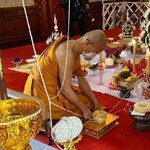 ลูกอมเทียนสัตตบริภัณฑ์ตรีวันในโบสถ์ (เสาร์ 5) หลวงพ่อเล็ก วัดท่าขนุน ปี 67 (1 ใน 100)