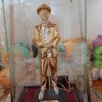 รูปหล่อรัชกาลที่ 5 งานจิวเวอรี่ห้างเพชรทอง ชุบทองคำแท้ เงินแท้ เข้าพิธีสวดคาถาเงินล้าน 108 จบ