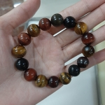 กำไลหินมงคล พระอาจารย์วราห์