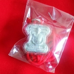 เหรียญหลวงพ่อ(ฤาษีลิงดำ) ๑๐๐ ปีเกิดหลังขุนแผน (เลี่ยมเดิมจากวัด)