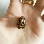 พระปิดตามหาลาภ พิมพ์ปุ้มปุ้ย หลวงตาวาส วัดสะพานสูง ปี 53