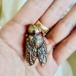 พญาแมลงภู่คำกายสิทธิ์ เนื้อกายสิทธิ์สุริยันราชา เสก ๑๖ พิธี หลวงพ่อเล็ก วัดท่าขนุนเสก