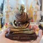 รูปเหมือนหลวงปู่ดู่ พรหมปัญโญ no.223 หน้าตัก 3 นิ้ว อิริยาบถเจริญพระกรรมฐาน