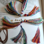 ด้ายเจ็ดสี หลวงพ่อฤาษีลิงดำ วัดท่าซุง (ราวมบุญจากเว็บวัดท่าขนุน)