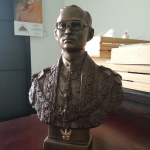 รูปหล่อโลหะพระบรมฉายาลักษณ์ ร.9 เจิมโดยพระอาจารย์วราห์ วัดโพธิ์อง no.45