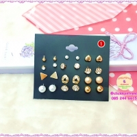 1.แผงสีดำ ต่างหูโลหะสี"ทอง" แผงละ 12 คู่