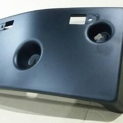 W172 แผ่นรองป้ายทะเบียนกันชนหน้า (LICENSE PLATE MOLDING) A172 885 09 81