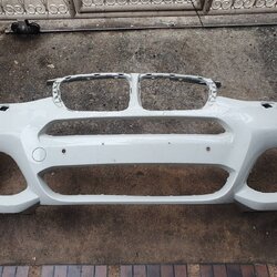 กันชนหน้า มือสอง BMW F25 สีขาว หูครบ ไม่ฉีกขาด ขายตามสภาพ