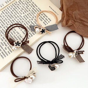 ยางรัดผม 2 เส้น โทนสีน้ำตาล ร้อยมุก+ลูกปัดดอกไม้/หัวใจ ขายส่ง เซต 10 ชิ้น