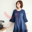 เดรสยีนส์ ชุดยีนส์สั้น ขนาด Free size สียีนส์เข้ม ออกแบบน่ารักๆระบายแขนและชายกระโปรง สวยใส่สบาย